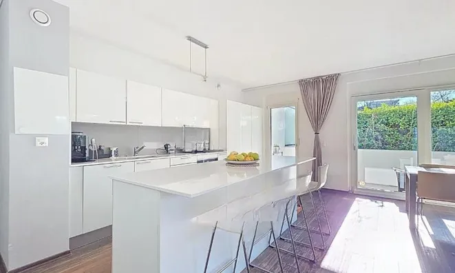 Недвижимость Apartment 5 rooms: 3