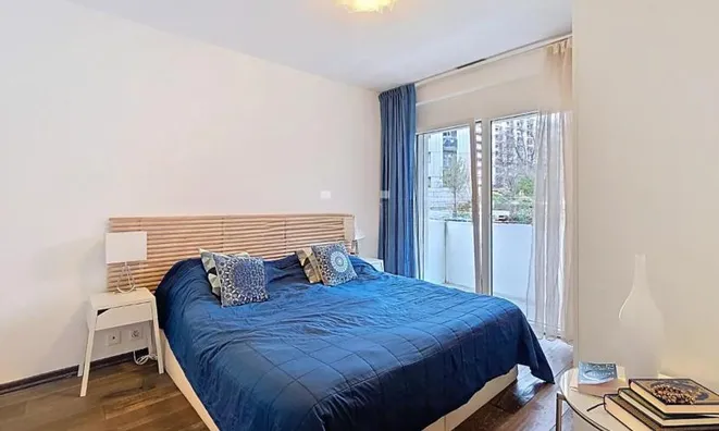 Недвижимость Apartment 5 rooms: 4