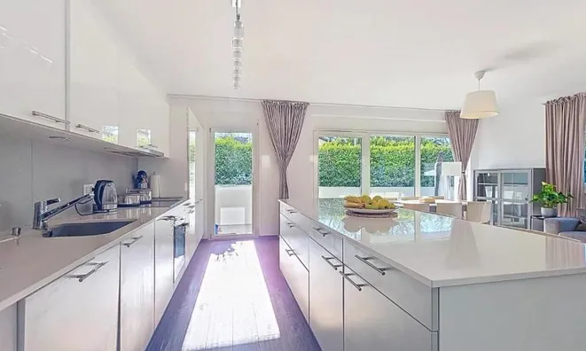 Недвижимость Apartment 5 rooms: 7