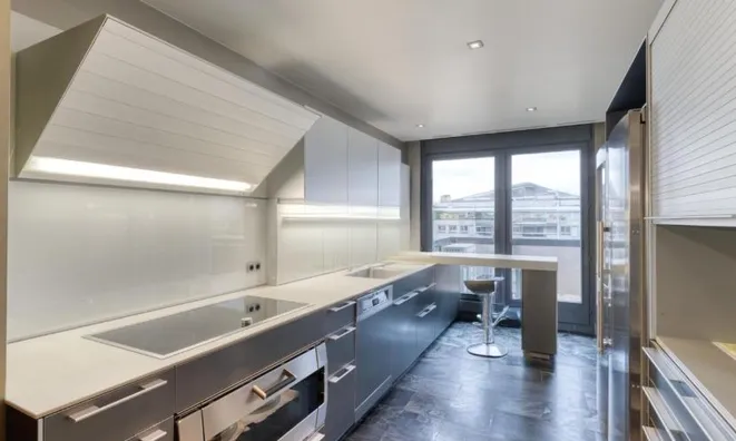 Недвижимость Apartment 5 rooms: 4