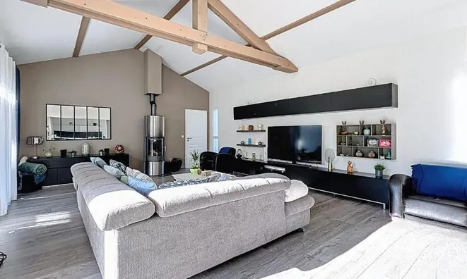 Недвижимость Villa 6 rooms: 1