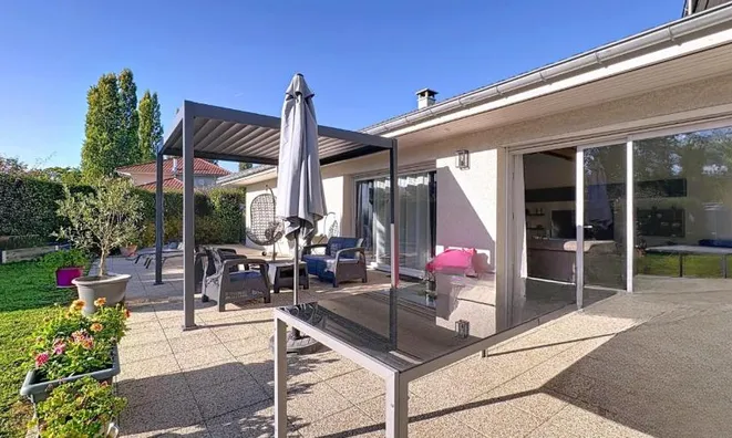 Недвижимость Villa 6 rooms: 4