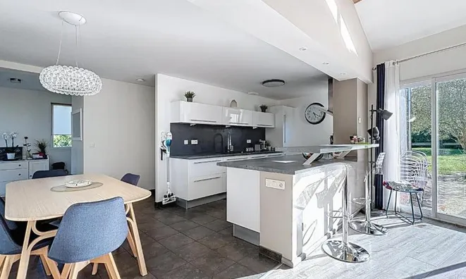 Недвижимость Villa 6 rooms: 8