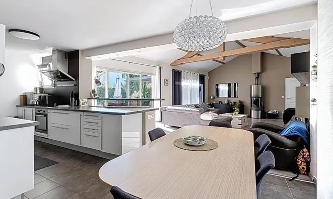 Недвижимость Villa 6 rooms: 10