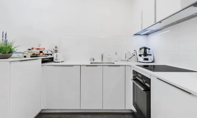 Недвижимость Apartment 5 rooms: 3