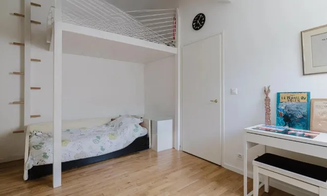 Недвижимость Apartment 5 rooms: 6