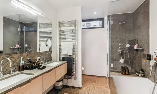 Недвижимость Apartment 4 rooms: 9