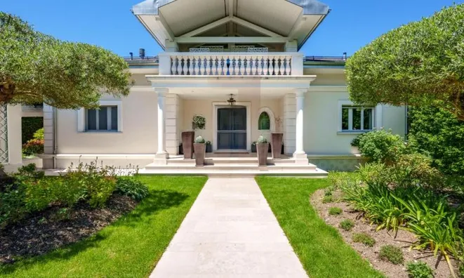 Недвижимость Single house: 3