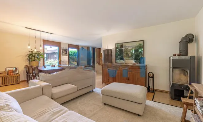 Недвижимость Bifamiliar house 6 rooms: 6