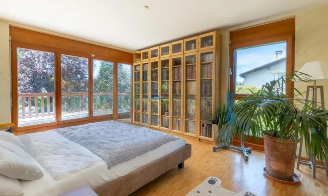 Недвижимость Bifamiliar house 6 rooms: 8