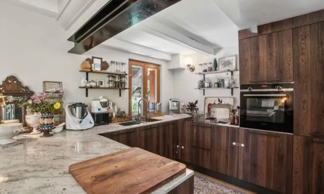 Недвижимость Attic flat 5 rooms: 5