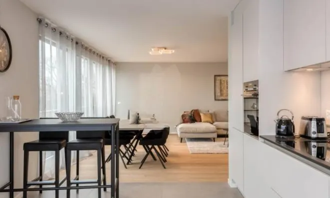 Недвижимость Apartment 5 rooms: 6