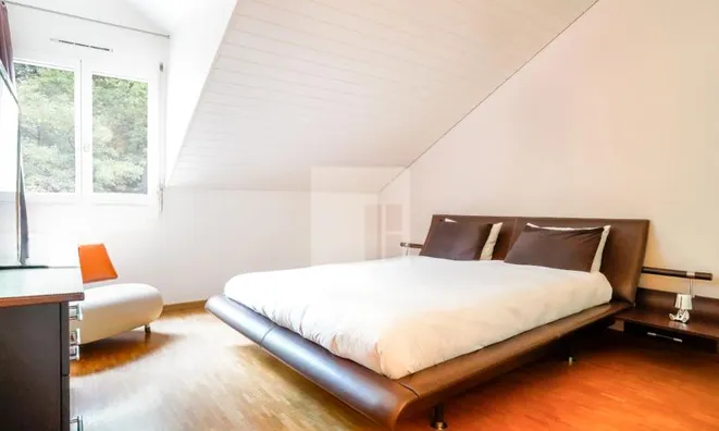 Недвижимость Attic flat 5.5 rooms: 8