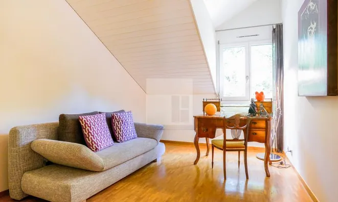 Недвижимость Attic flat 5.5 rooms: 10