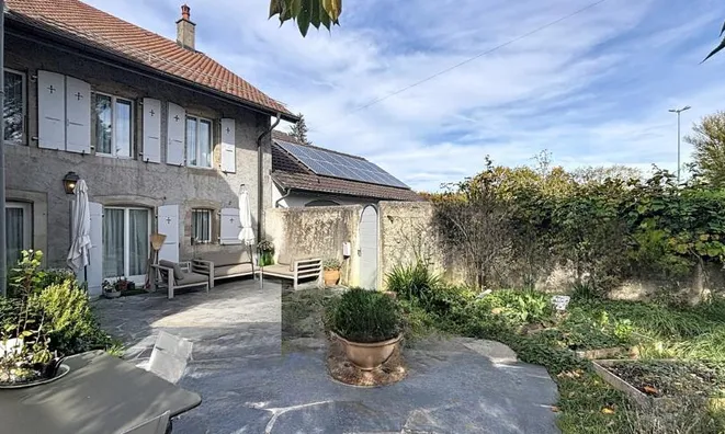 Недвижимость Row house 8 rooms: 1