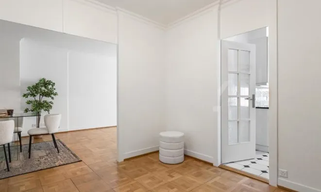 Недвижимость Apartment 4 rooms: 4