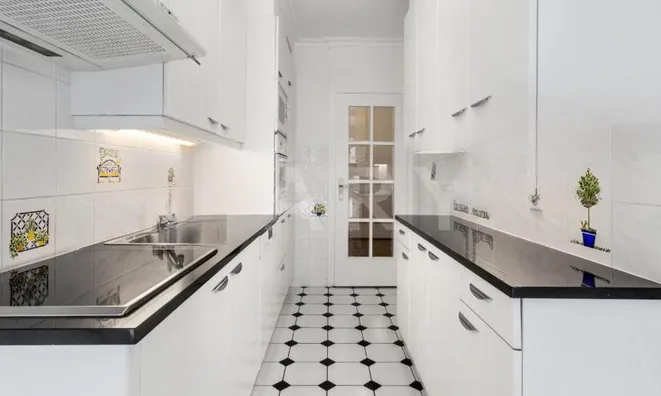 Недвижимость Apartment 4 rooms: 7