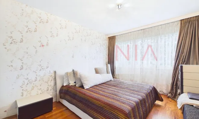 Недвижимость Attic flat 5 rooms: 4