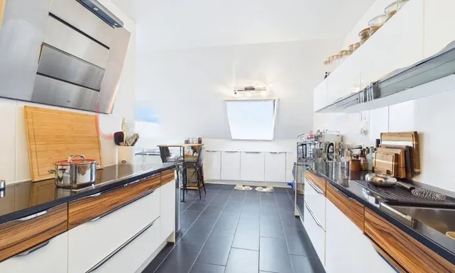 Недвижимость Attic flat 5 rooms: 6