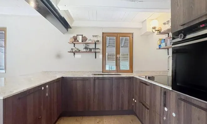 Недвижимость Apartment 4 rooms: 2