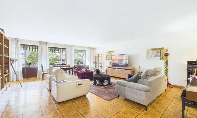 Недвижимость Apartment 6 rooms: 1