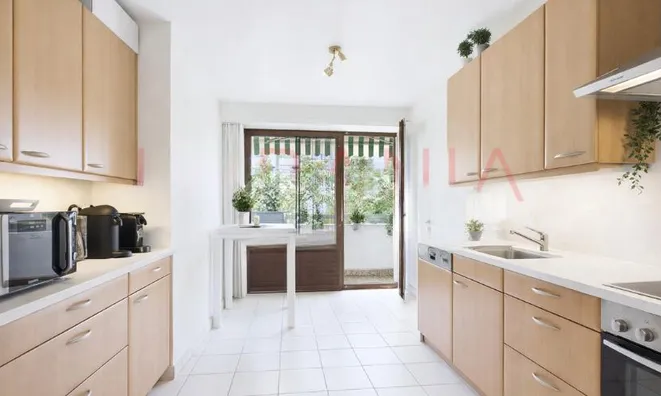 Недвижимость Apartment 6 rooms: 2