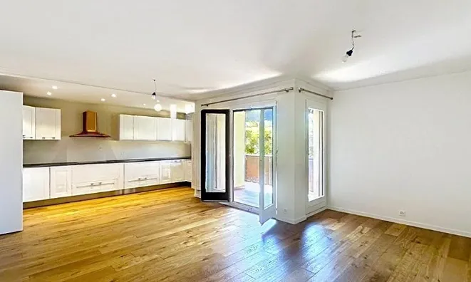 Недвижимость Apartment 5 rooms: 5