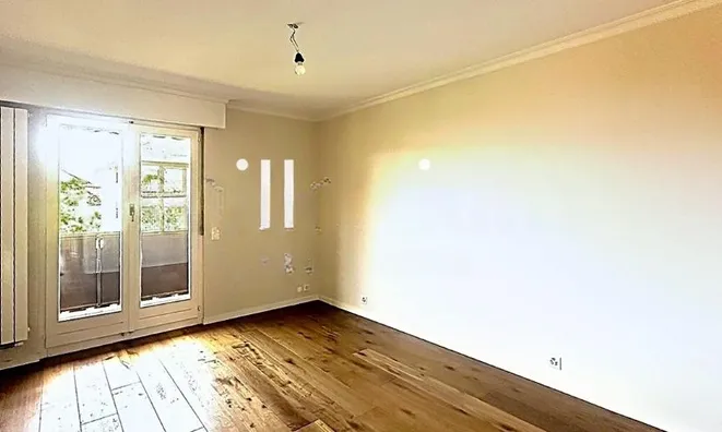 Недвижимость Apartment 5 rooms: 6