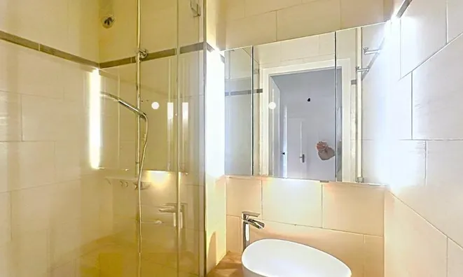 Недвижимость Apartment 5 rooms: 10