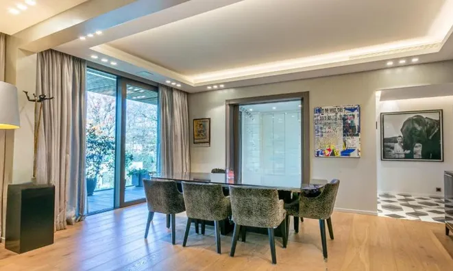 Недвижимость Apartment 9 rooms: 6