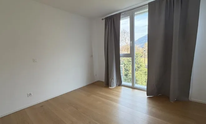 Недвижимость Single house: 8