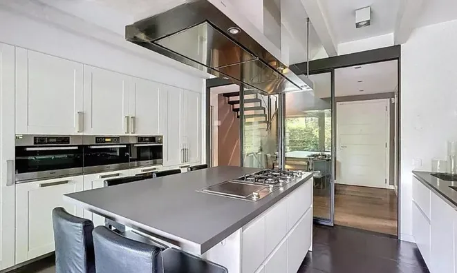 Недвижимость Villa 6 rooms: 2