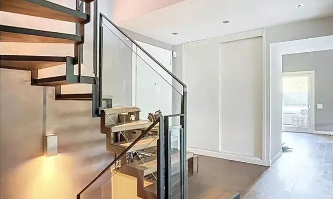 Недвижимость Villa 6 rooms: 3