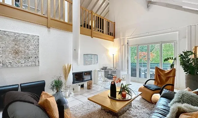 Недвижимость Apartment 9 rooms: 1