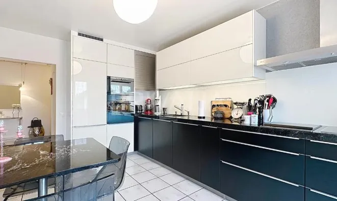 Недвижимость Apartment 9 rooms: 4