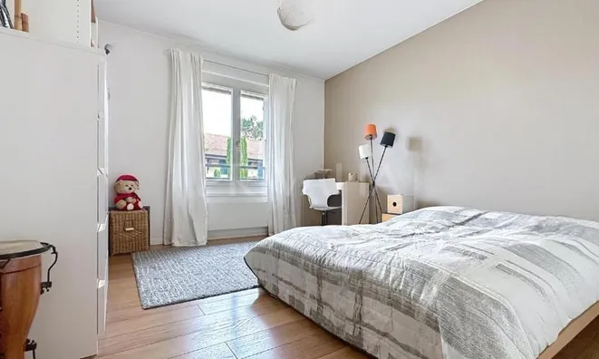 Недвижимость Apartment 9 rooms: 6