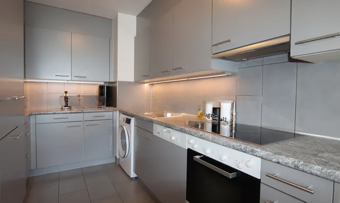 Недвижимость Apartment 5 rooms: 4