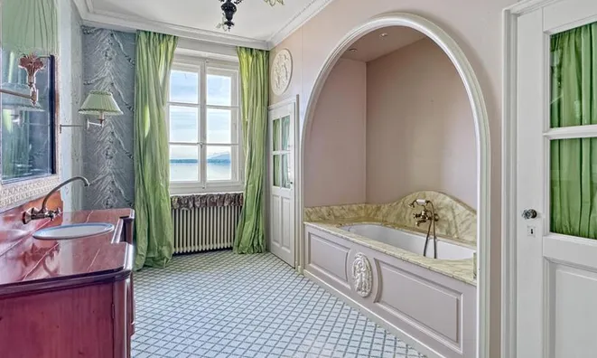 Недвижимость Single house 18 rooms: 11