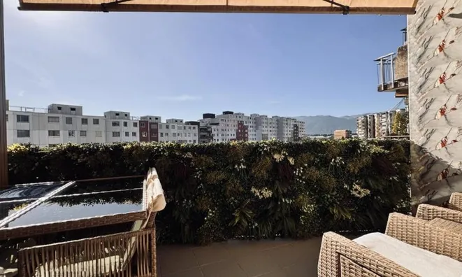 Недвижимость Apartment 4 rooms: 2