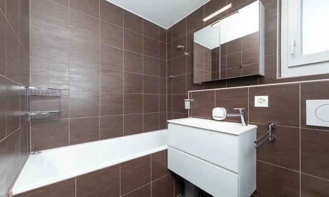 Недвижимость Bifamiliar house 5 rooms: 11