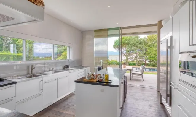 Недвижимость Single house: 3