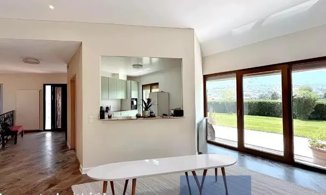 Недвижимость Villa 9 rooms: 9