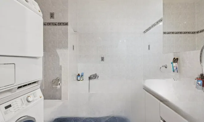 Недвижимость Apartment 6 rooms: 8