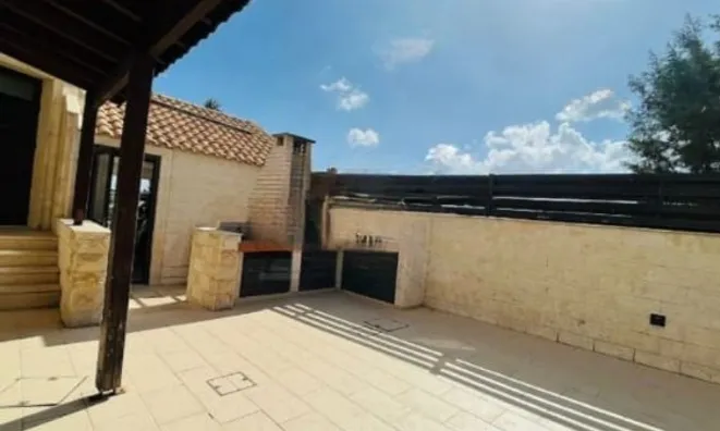 Недвижимость 5 Bedroom Villa for Sale, in Larnaca, Aradippou: 3