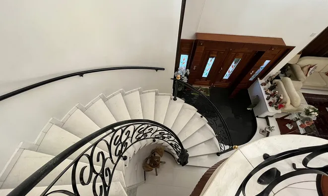 Недвижимость 4 Bedroom House for Sale in Limassol, Agia Fyla: 6