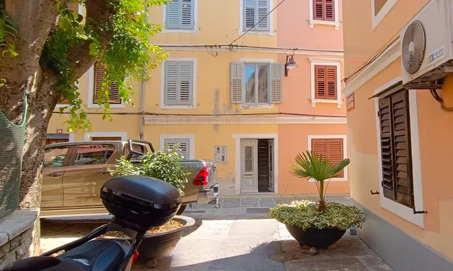 Недвижимость Дом с террасой Новая Изола: 1