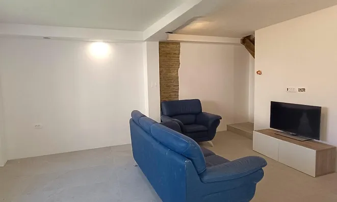 Недвижимость Дом с террасой Новая Изола: 3