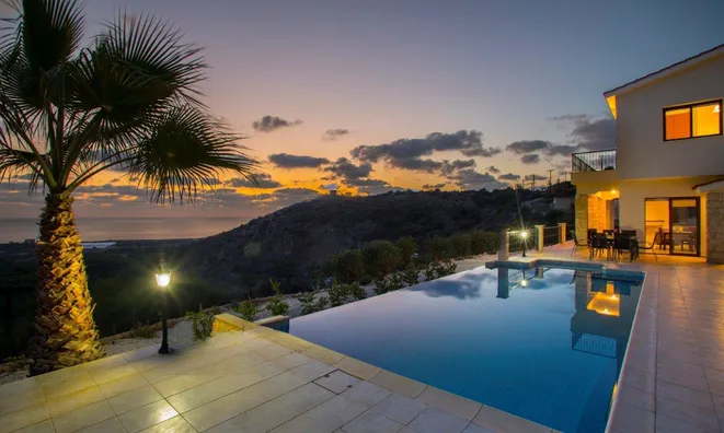 Недвижимость 4 Bedroom Villa for Sale in Pegeia, Pafos: 1