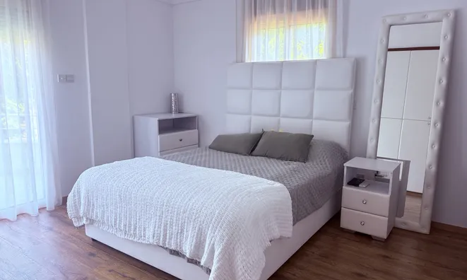 Недвижимость 5 Bedroom Coastal Villa for Sale in Pyrgos, Limassol: 8