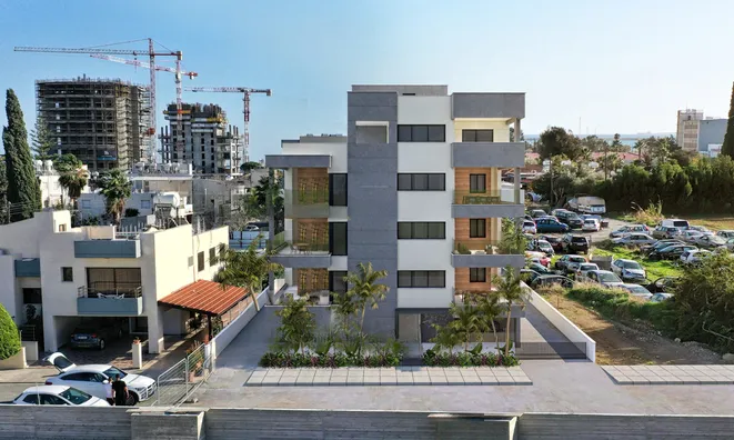 Недвижимость 3 Bedroom Apartment for Sale in Limassol: 3